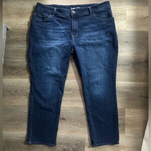 WOMAN 22W P LEE REGULAR FIT MID RISE STRAIGHT LEG JEANS